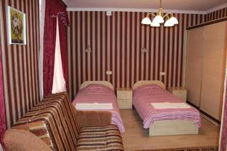 Отель Гостиница Ника Миоры Двухместный номер «Комфорт» с 2 отдельными кроватями-1