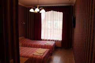 Отель Гостиница Ника Миоры Стандартный двухместный номер с 2 отдельными кроватями-3